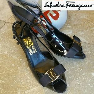😍Salvatore Ferragamo 💋peep toe sandal💣